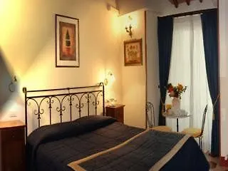 לינה וארוחת בוקר Residenza D'epoca Palazzo Fani Mignanelli סיינה
