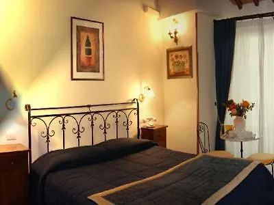 Residenza D'epoca Palazzo Fani Mignanelli לינה וארוחת בוקר 2*