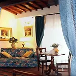 Residenza D'epoca Palazzo Fani Mignanelli 2*