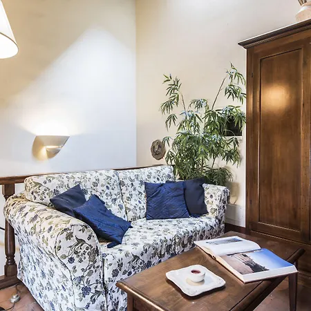 Alojamento de Acomodação e Pequeno-almoço Residenza D'epoca Palazzo Fani Mignanelli 2*