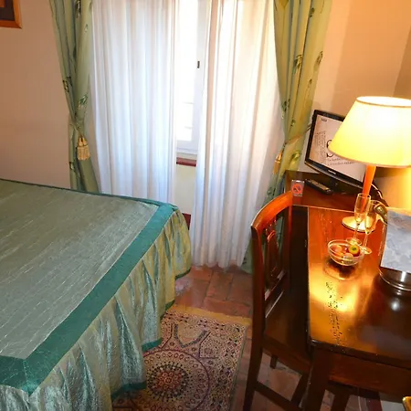 Residenza D'epoca Palazzo Fani Mignanelli 2*