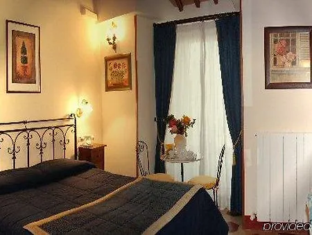 Couette-café Residenza D'epoca Palazzo Fani Mignanelli 2*