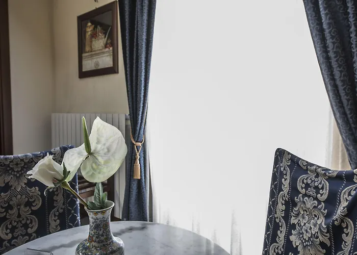 Bed & Breakfast Residenza D'epoca Palazzo Fani Mignanelli 2*