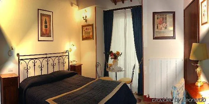 Nocleg ze śniadaniem Residenza D'epoca Palazzo Fani Mignanelli 2*