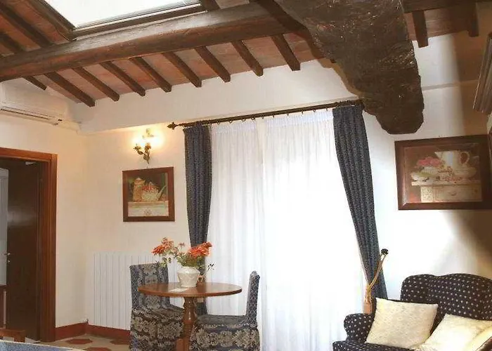 Residenza D'epoca Palazzo Fani Mignanelli Bed & Breakfast 2*