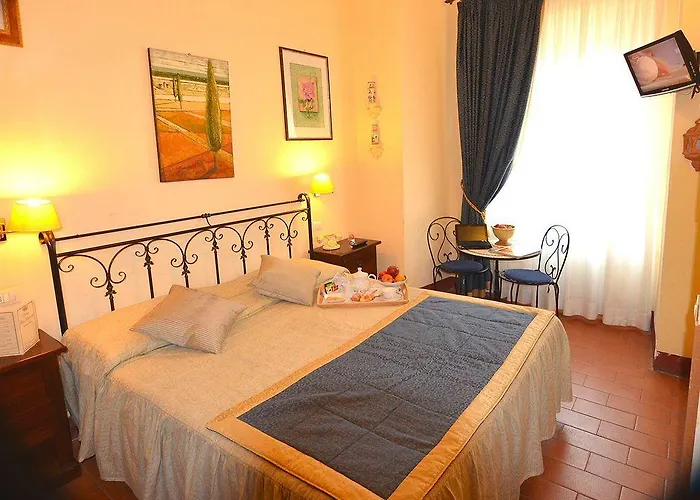 לינה וארוחת בוקר Residenza D'epoca Palazzo Fani Mignanelli סיינה